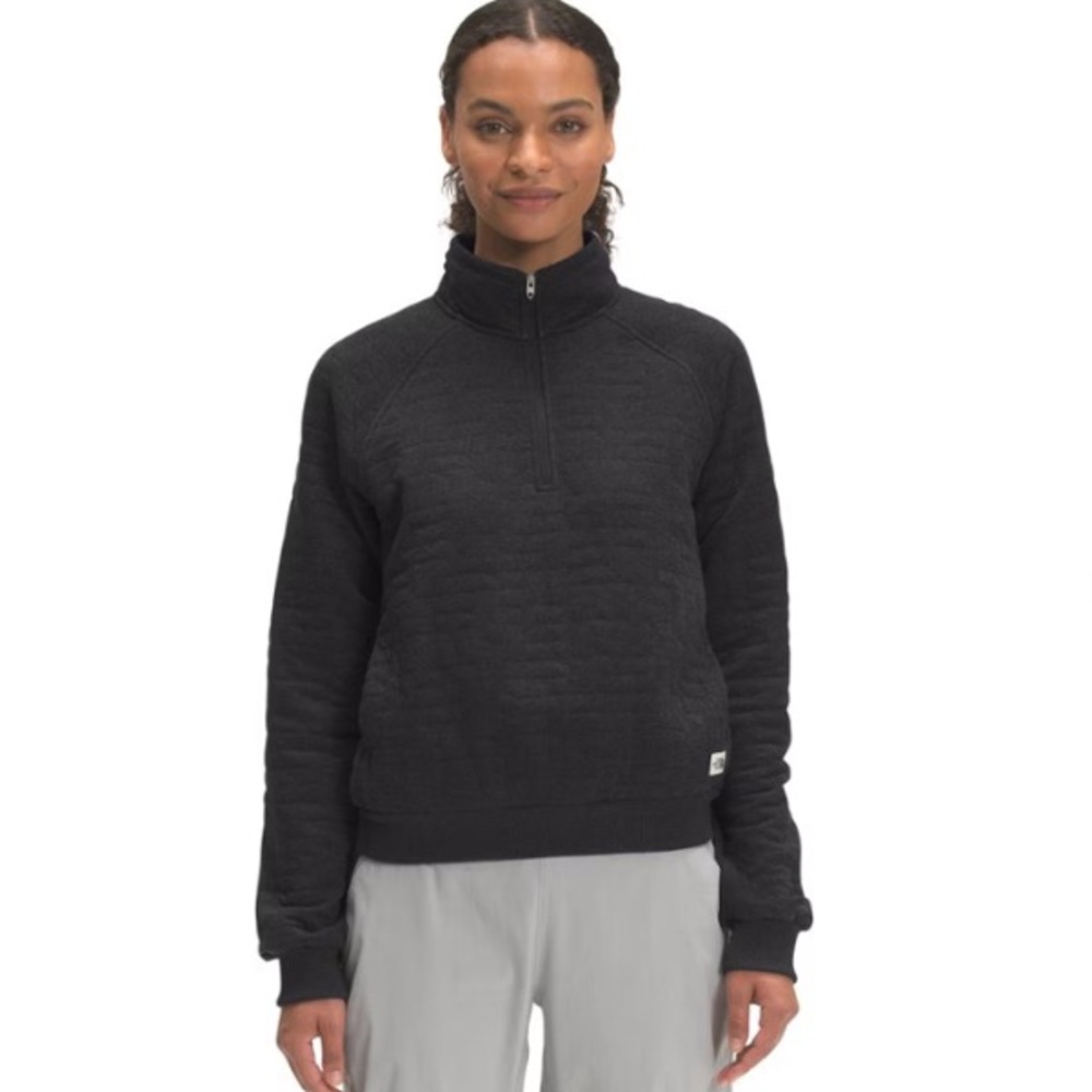 NWT The North Face Womens Longs Peak
Quilted 1/4 Zip Hoodie. Black. Size large.